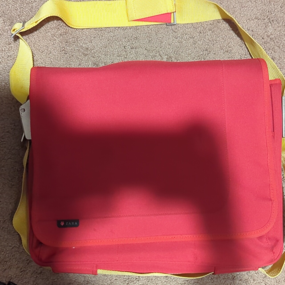 Laptop shoulder bag